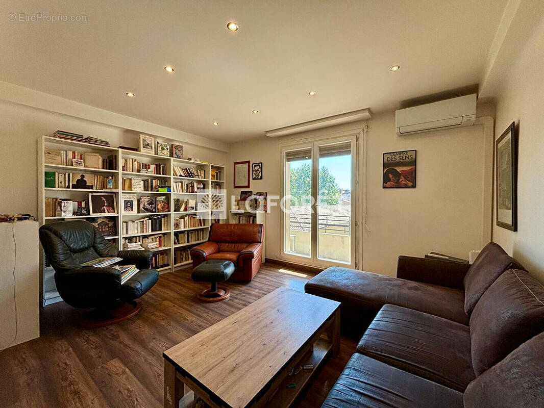 Appartement à MARSEILLE-1E