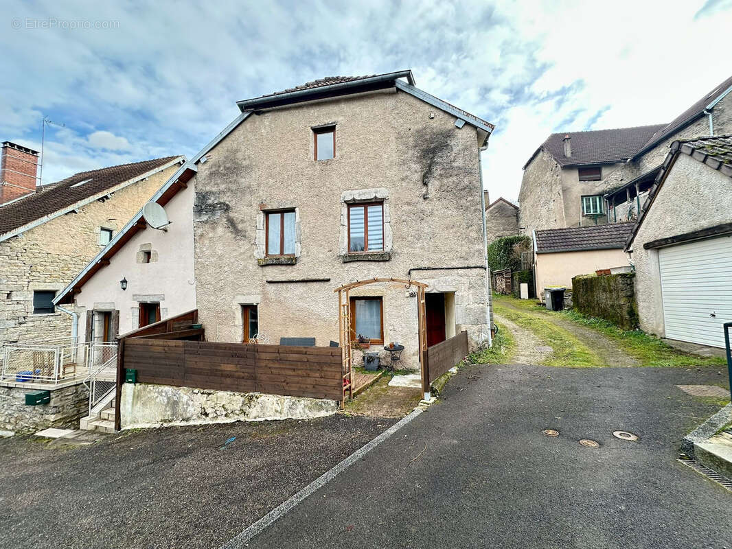 Maison à VILLERSEXEL