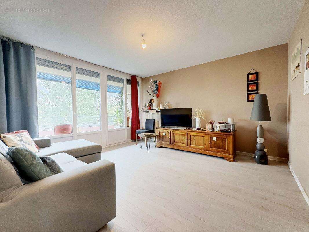 Appartement à CHENOVE