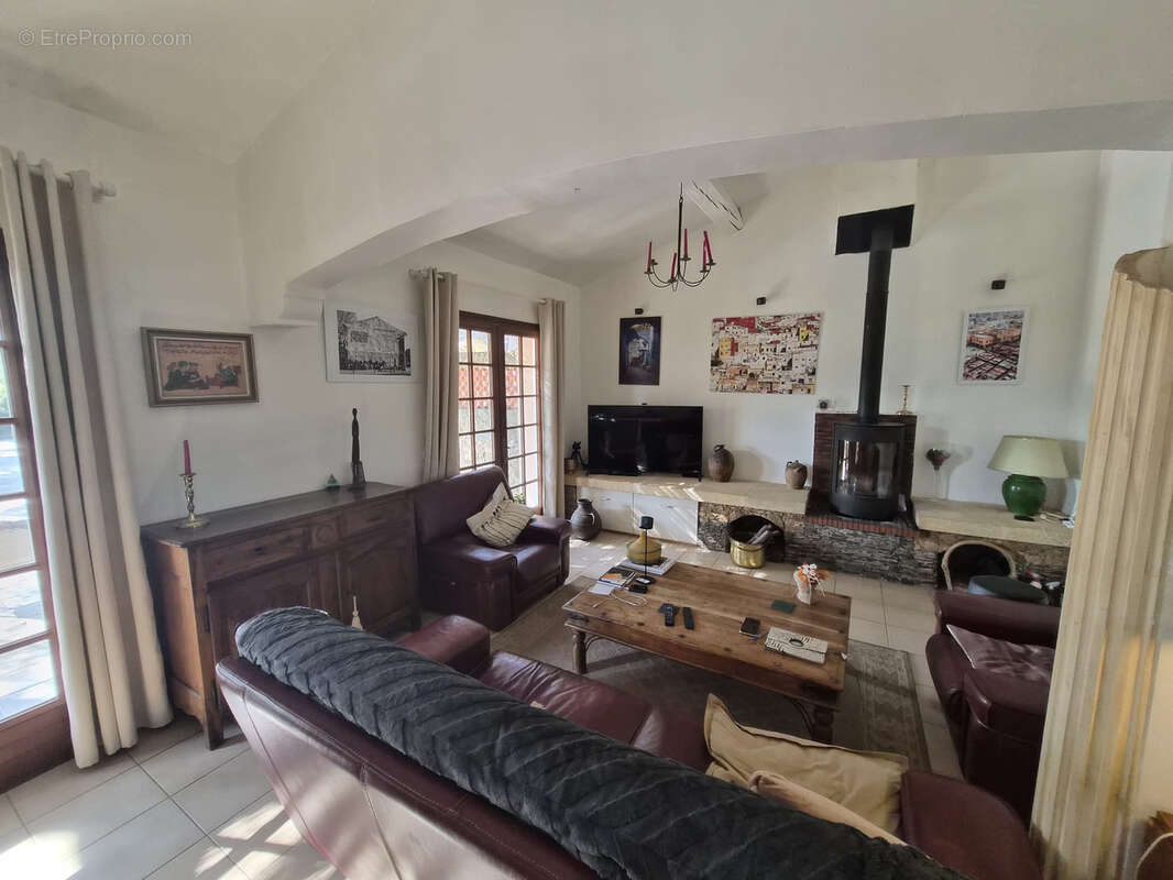 Maison à PLAN-DE-LA-TOUR