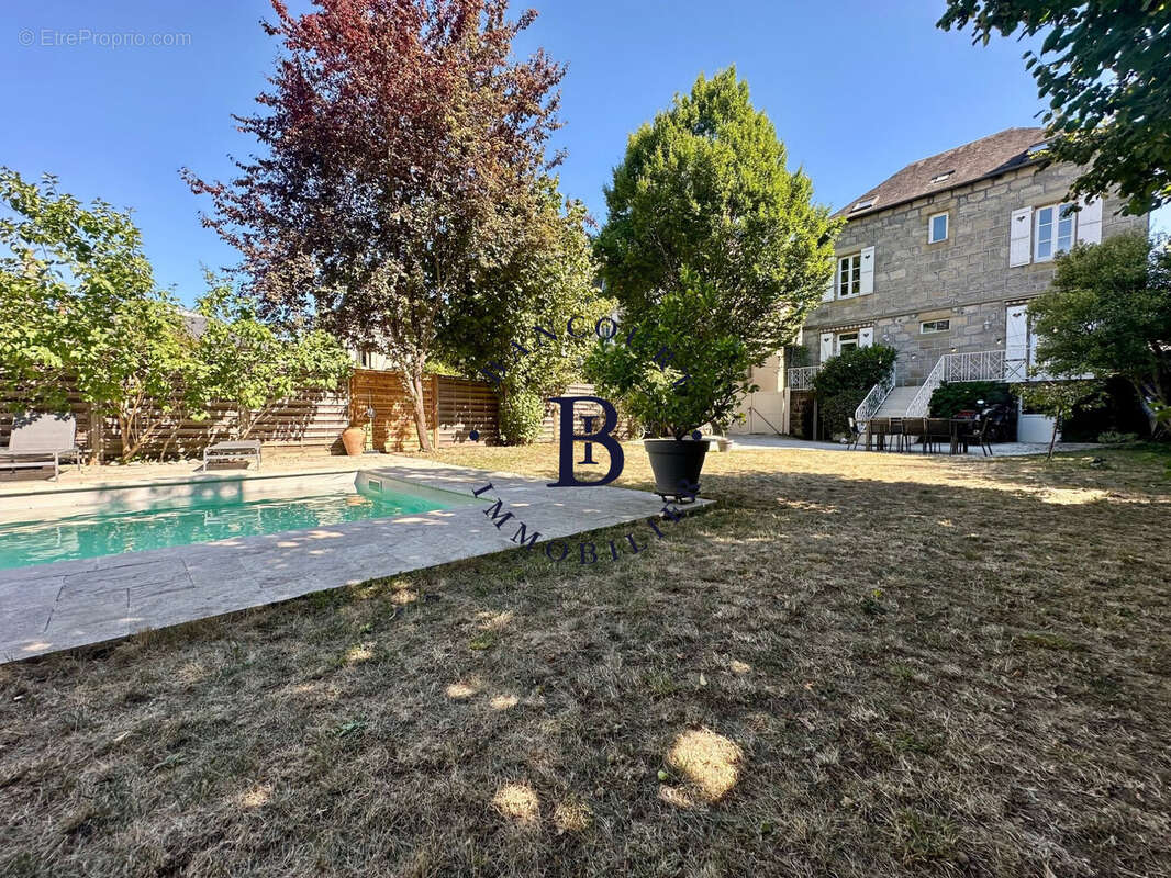 Maison 165 m² à Brive-La-Gaillarde  - photo 2