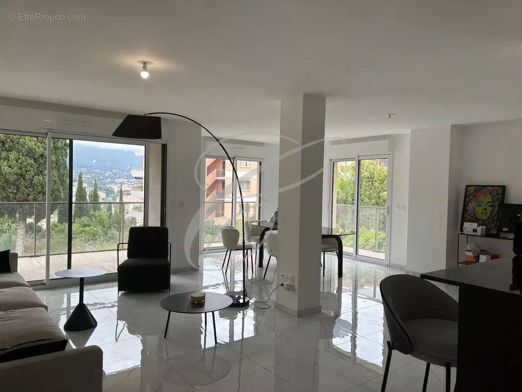 Appartement à ROQUEBRUNE-CAP-MARTIN