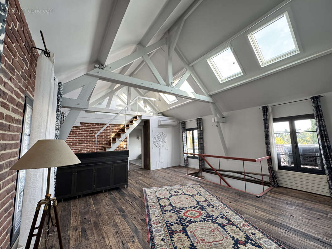 Appartement à VILLE-D&#039;AVRAY