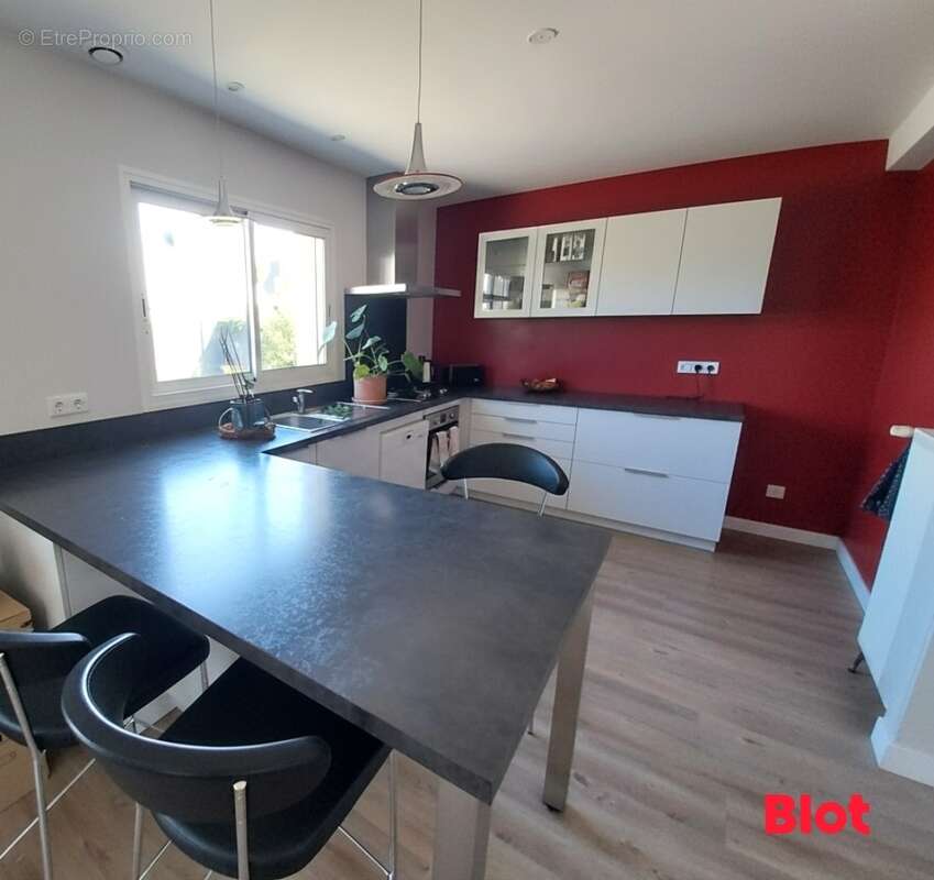 Maison 110 m² à Saint-Gregoire  - photo 4