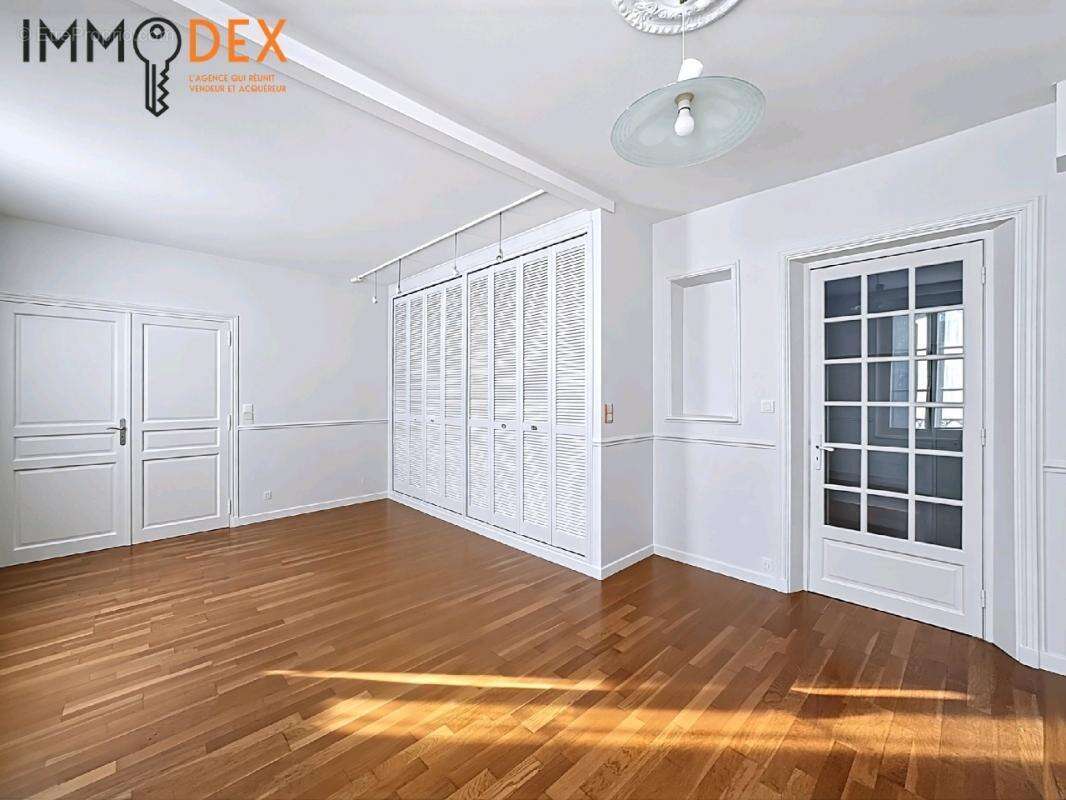 Maison à SAINT-BRICE-COURCELLES