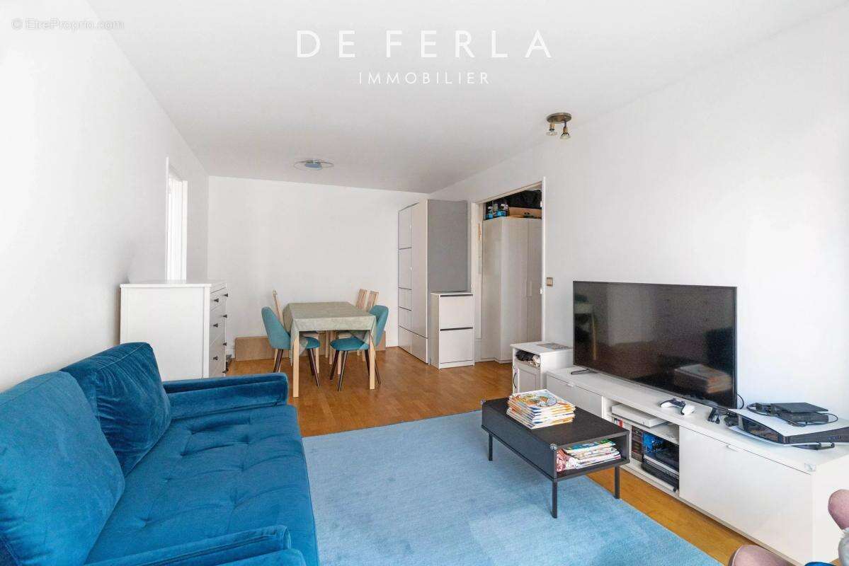 Appartement à PARIS-14E