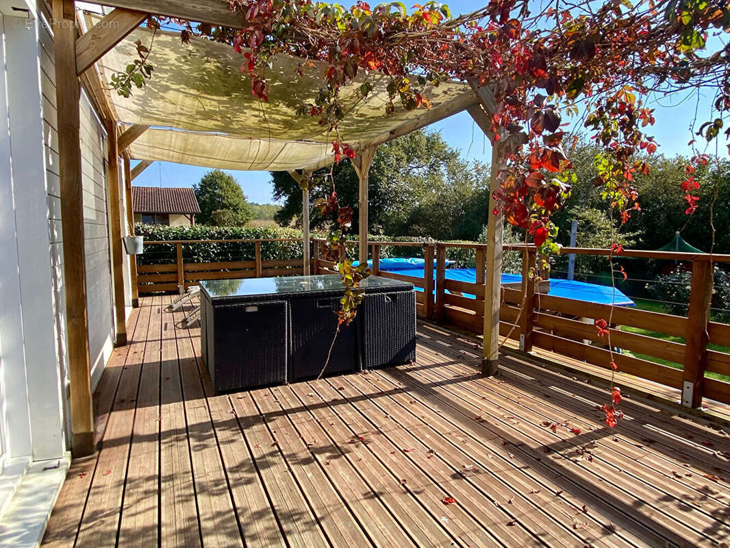 Maison à SAINT-LAURENT-DE-GOSSE