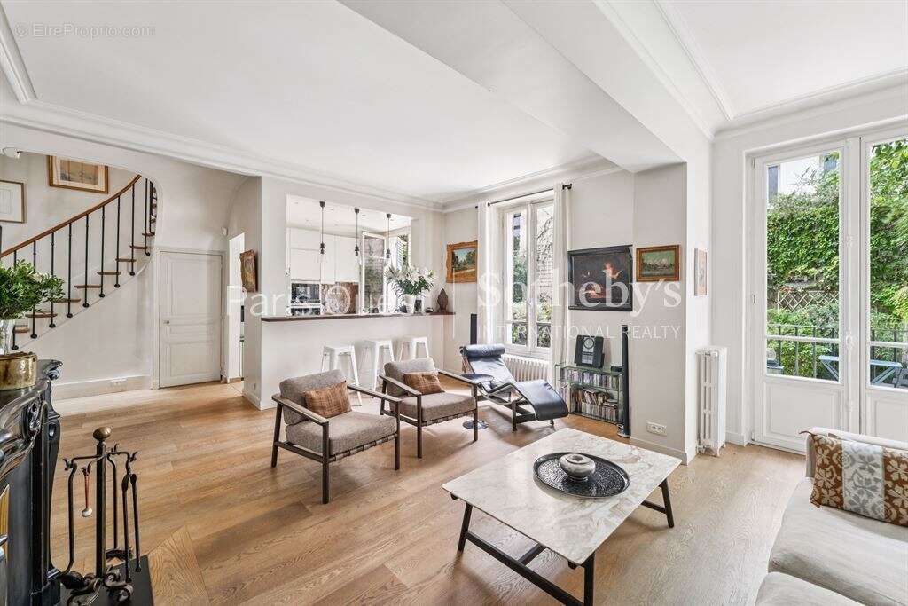 Maison à NEUILLY-SUR-SEINE