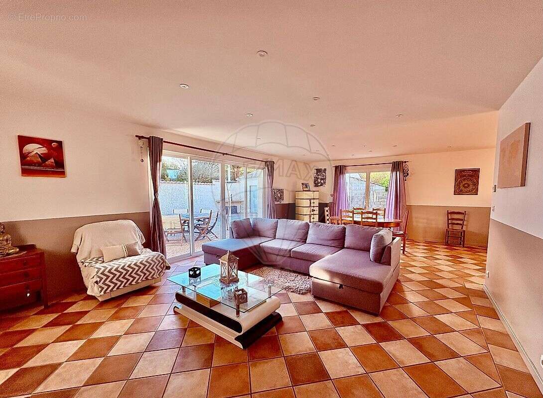 Maison à MESCHERS-SUR-GIRONDE