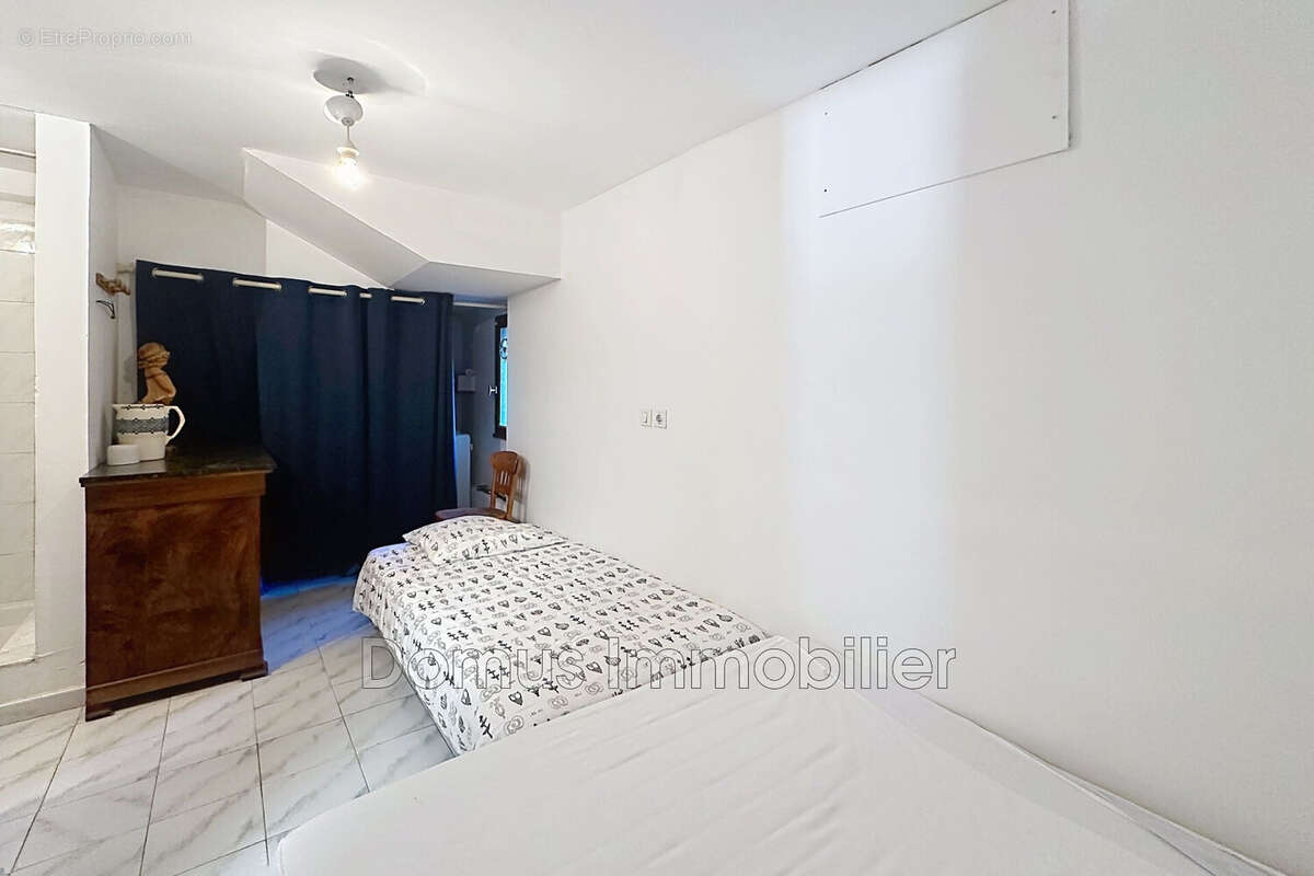 Appartement à CHATEAUNEUF-DE-GADAGNE