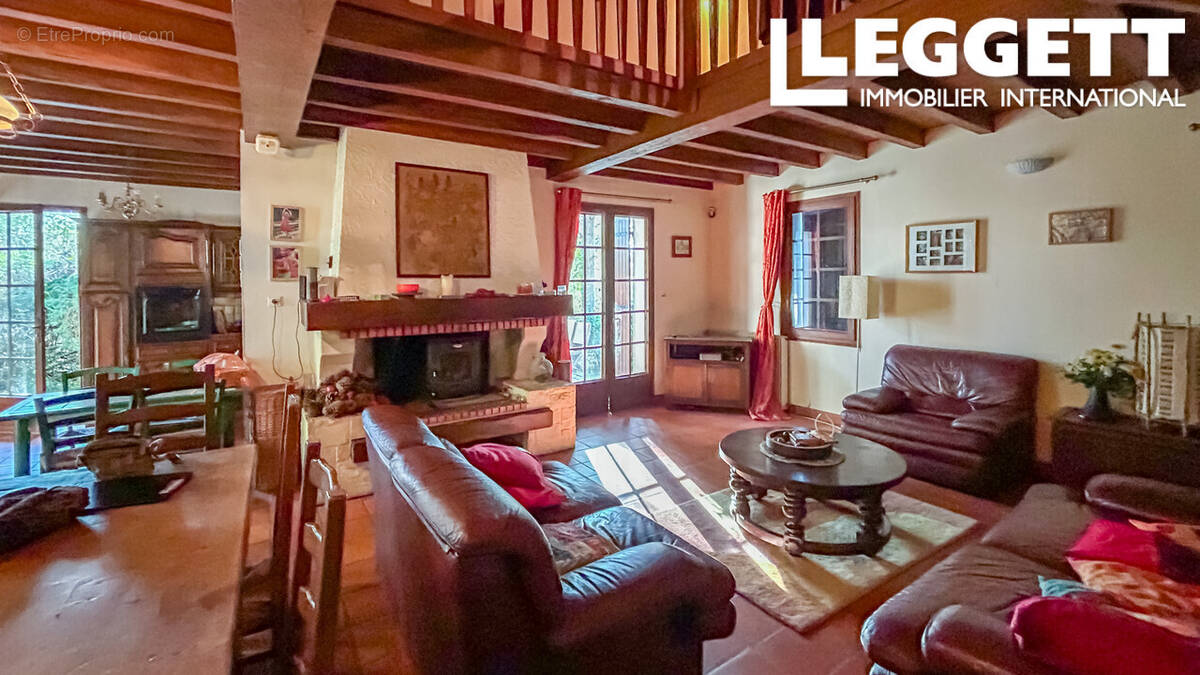 Maison à SAINT-LEON-SUR-L'ISLE