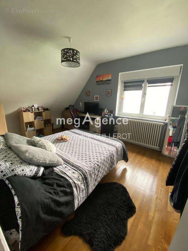 Maison neobretonne sur un vaste terrain constructible - photo 3