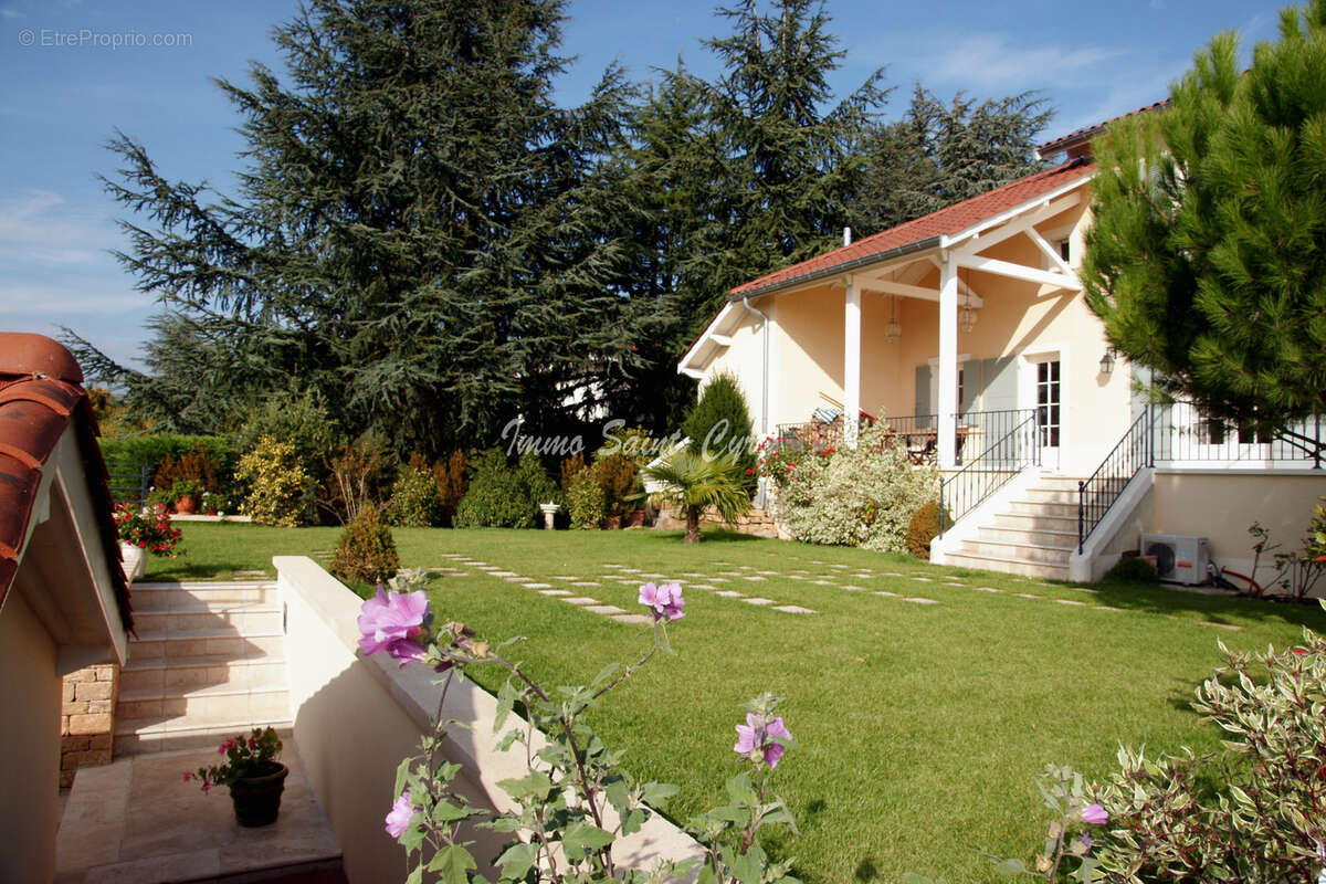 Maison à SAINT-CYR-AU-MONT-D'OR