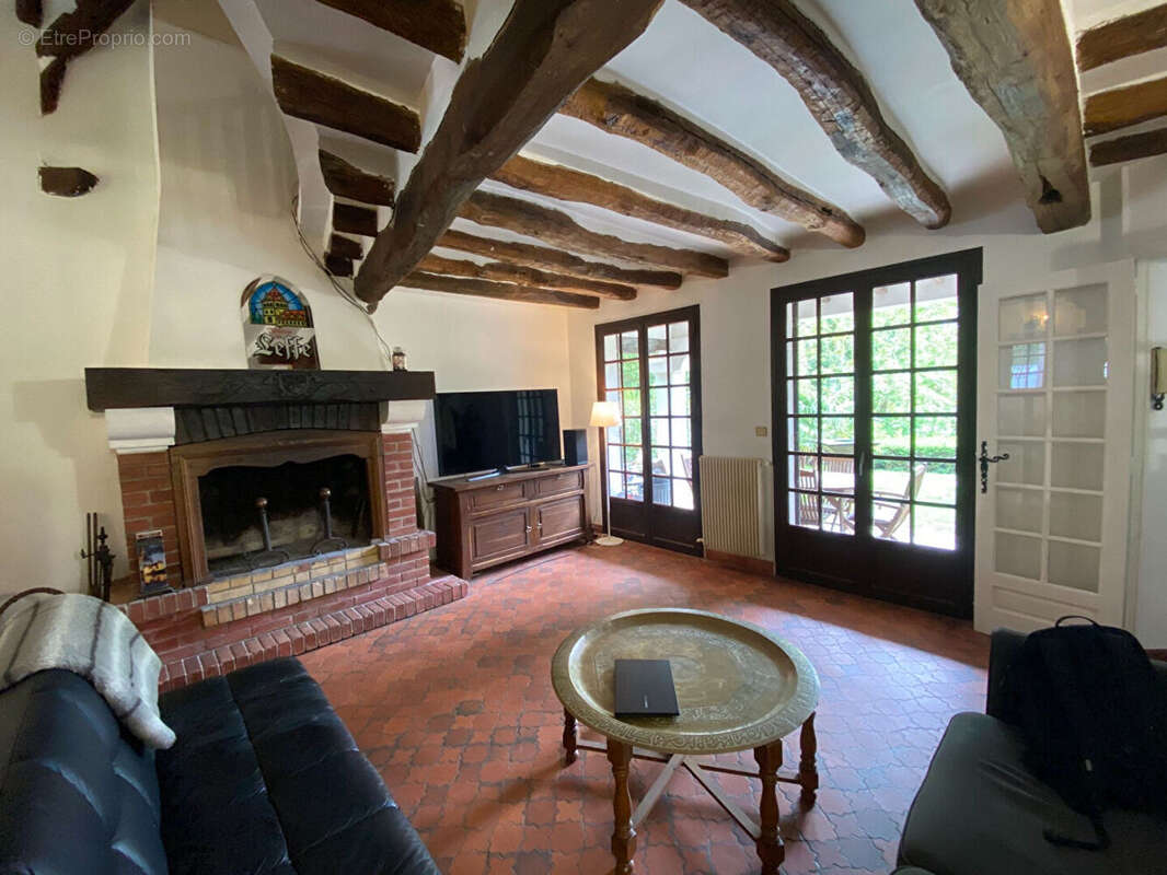 Maison à LES MESNULS