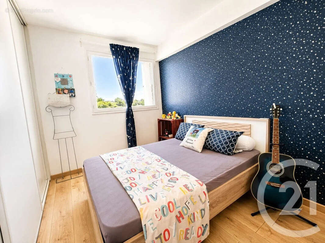 Appartement à SAINT-LAURENT-DU-VAR