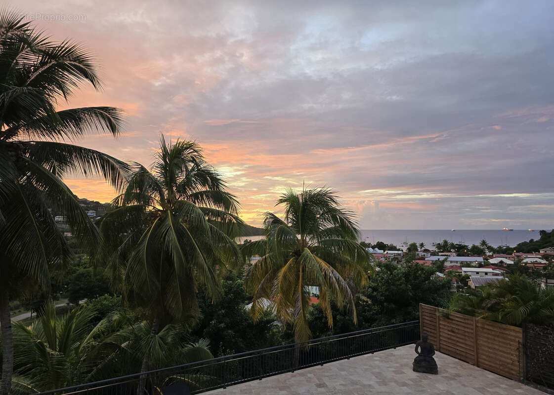 Maison à LES TROIS-ILETS