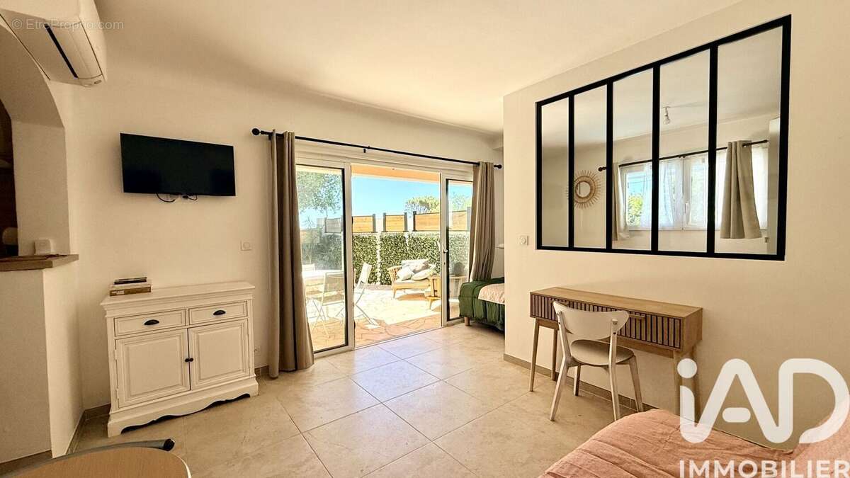 Photo 4 - Appartement à ROQUEBRUNE-SUR-ARGENS