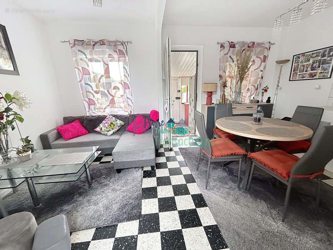 Maison à LILLEBONNE