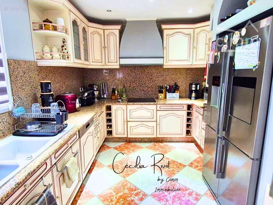 Maison à SAINT-CHRISTOLY-DE-BLAYE