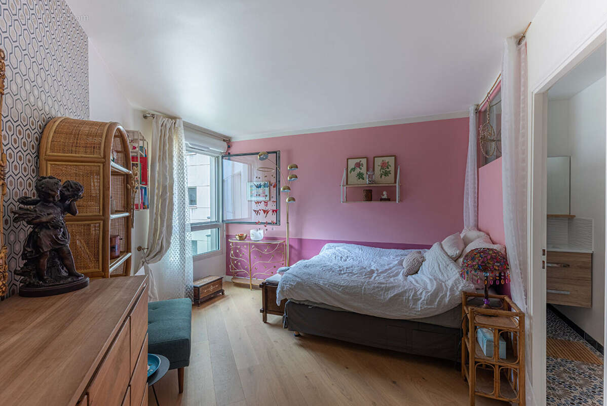 Appartement à PARIS-20E