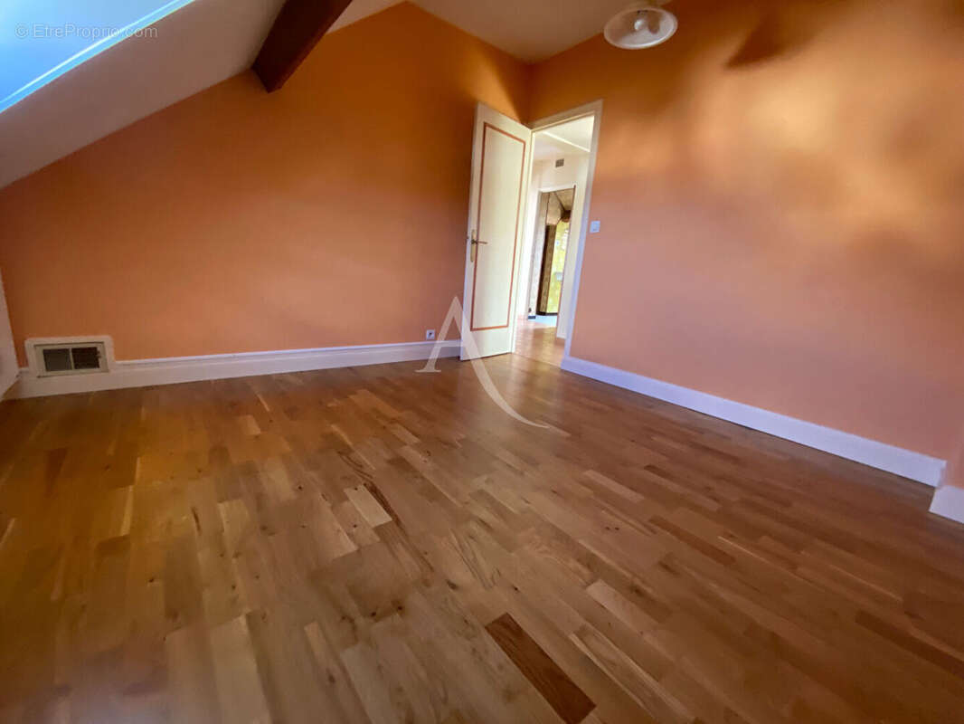 Maison à FERRIERES-EN-GATINAIS