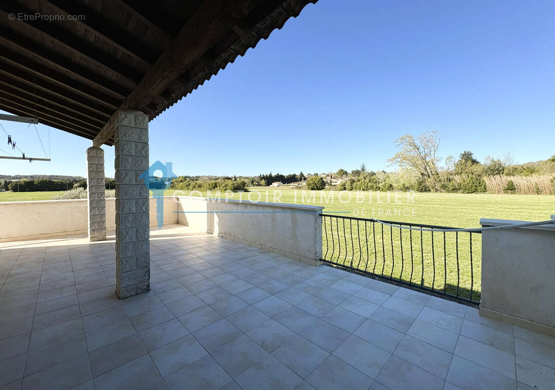 Maison à MEYNES