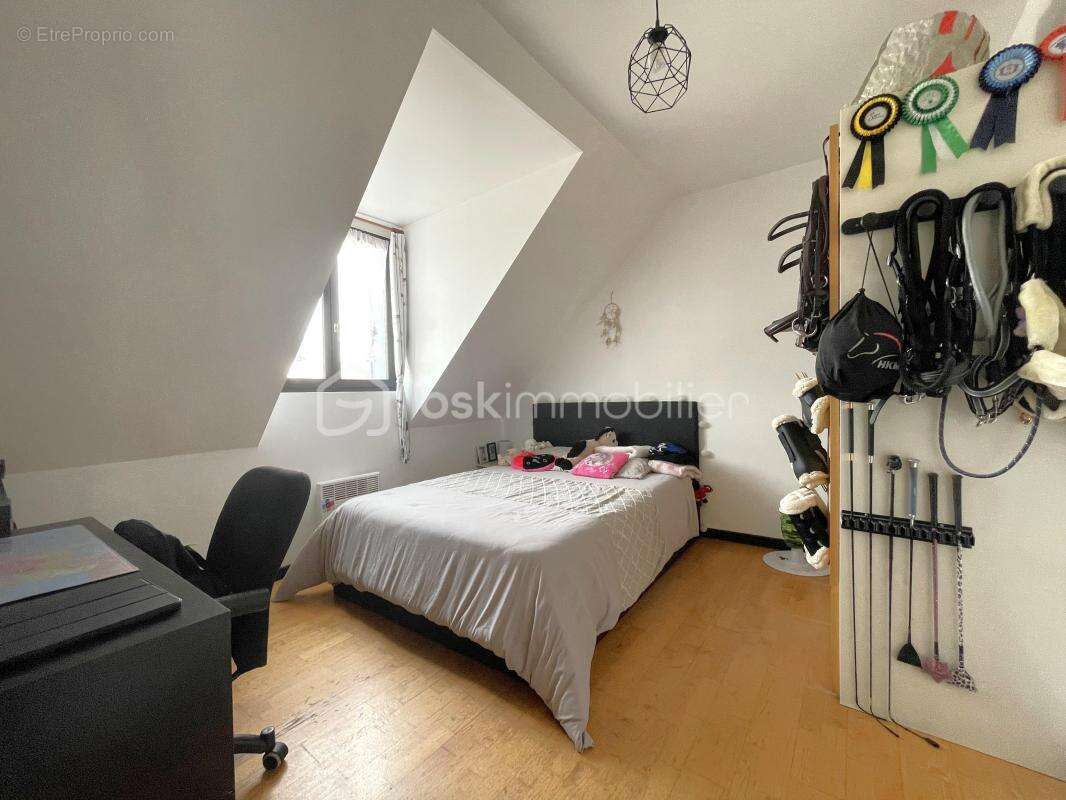 Maison à LES CLAYES-SOUS-BOIS