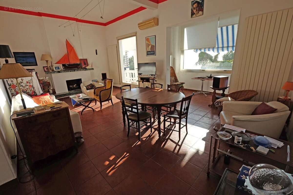 Appartement à ROQUEBRUNE-CAP-MARTIN