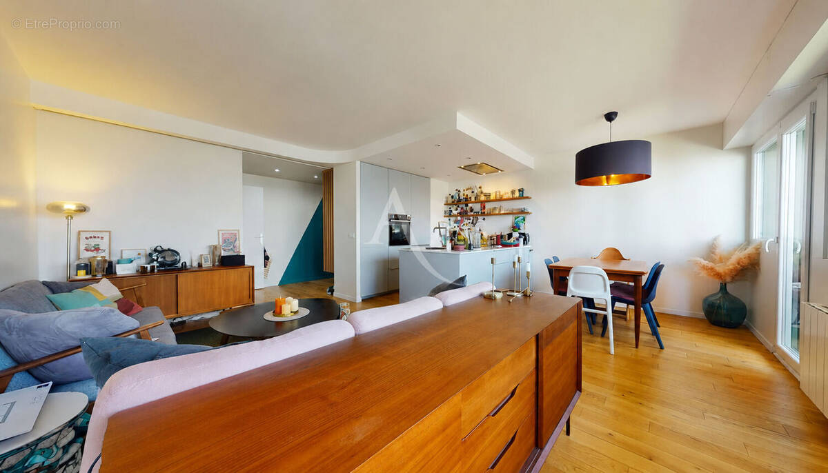 Appartement à PARIS-14E