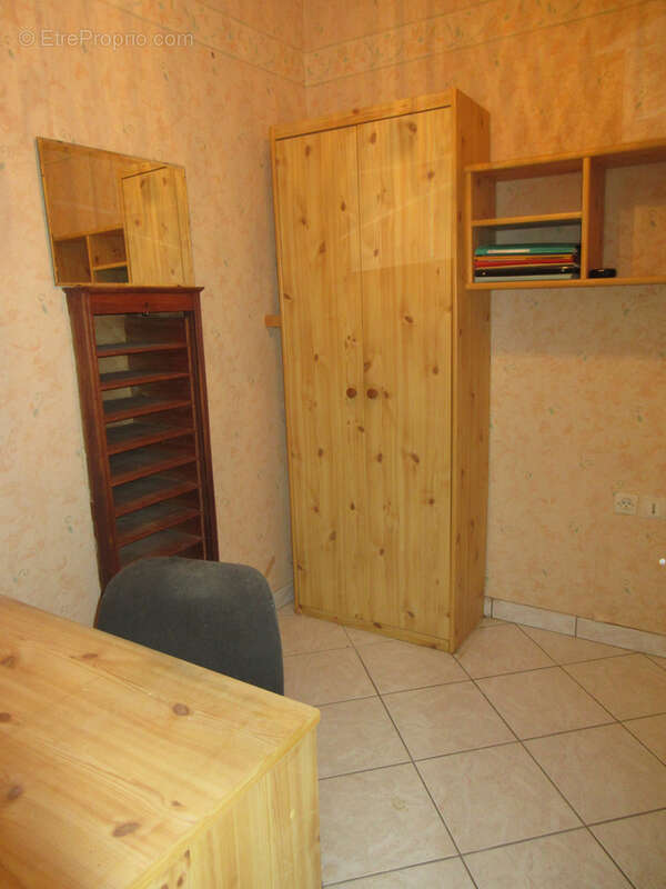 Grande maison sur Prissac avec 3 garages ! - photo 8