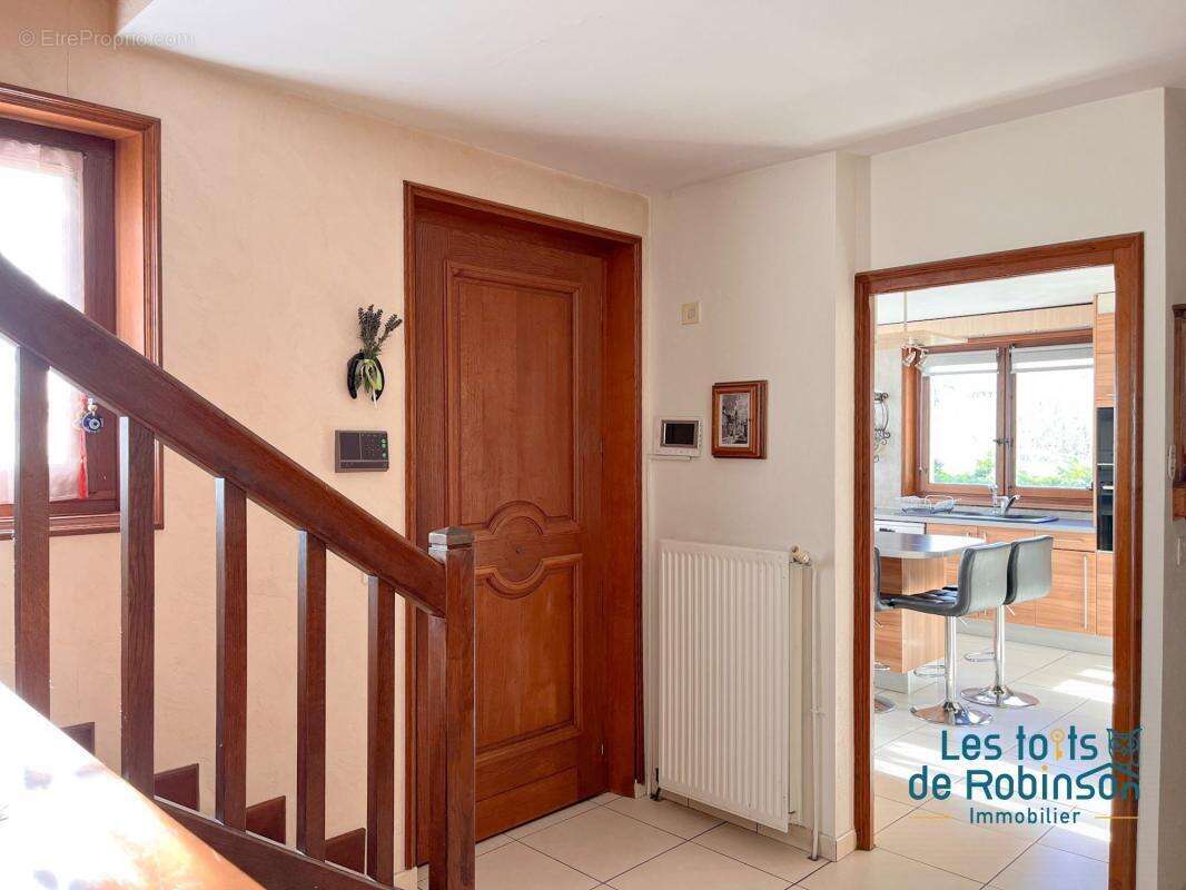 Maison à VERRIERES-LE-BUISSON