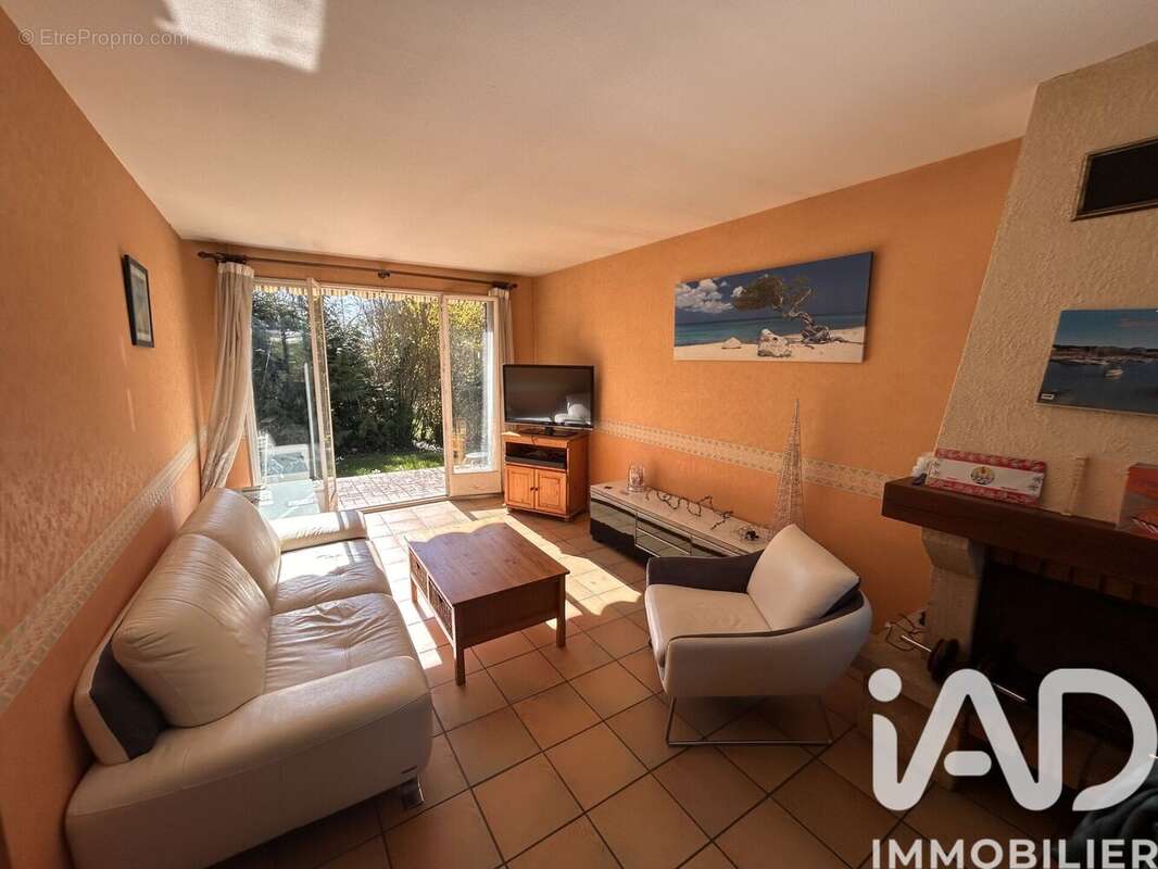 Photo 2 - Maison à BOMBON