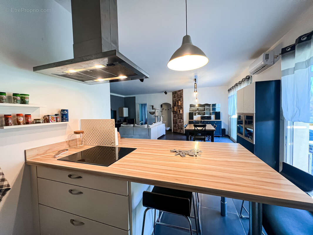 Maison à SAINT-JULIEN-EN-BORN