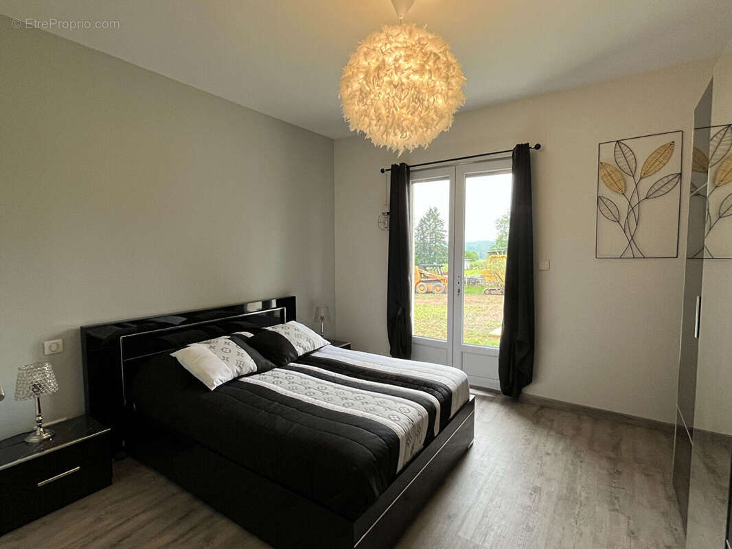 Maison à PERPEZAC-LE-NOIR