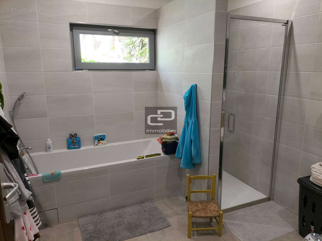 Appartement à POLEYMIEUX-AU-MONT-D'OR