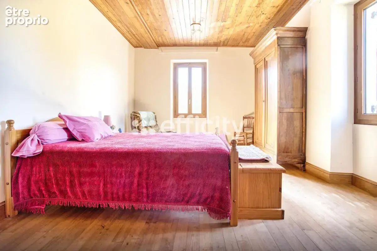 Maison 6 pièces 210 m² à vendre à Bassillac (24330) - photo 11