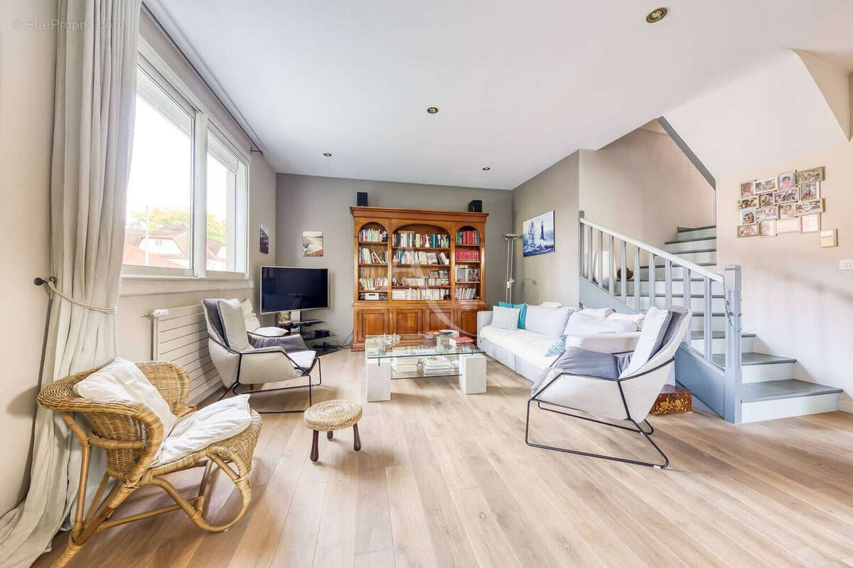 Maison à OZOIR-LA-FERRIERE