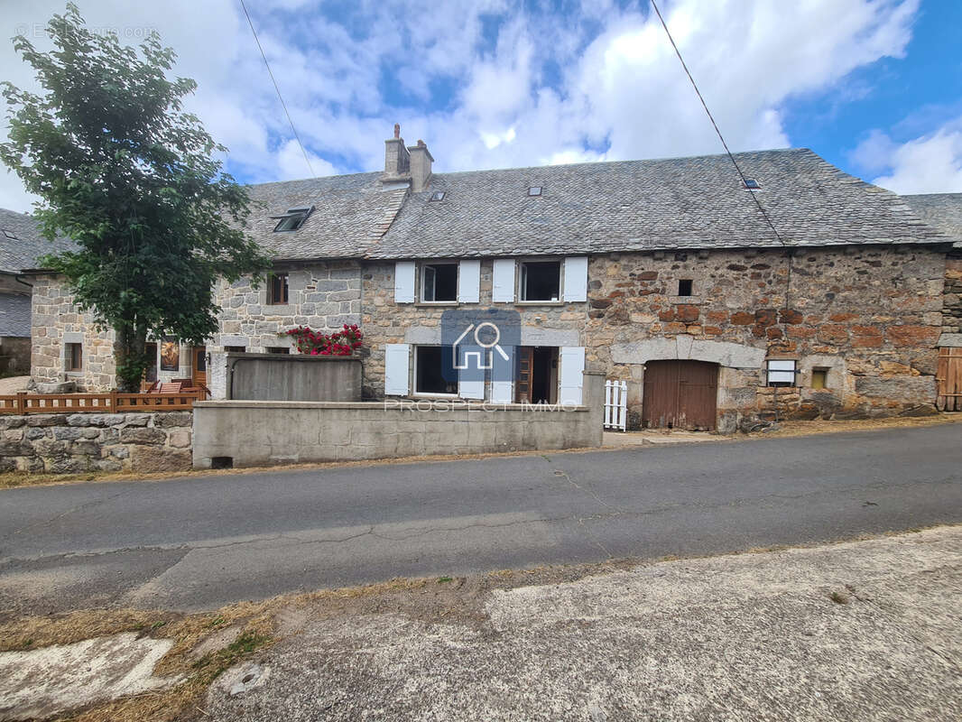 Maison à SAINT-URCIZE