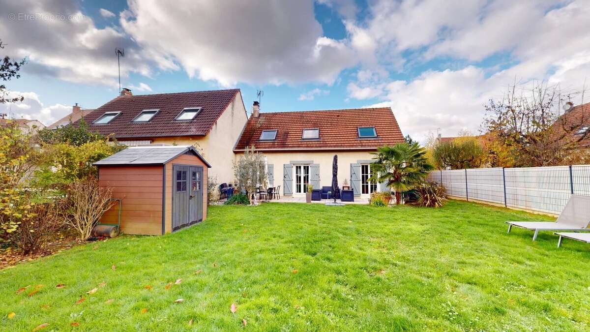 Maison à COUBRON