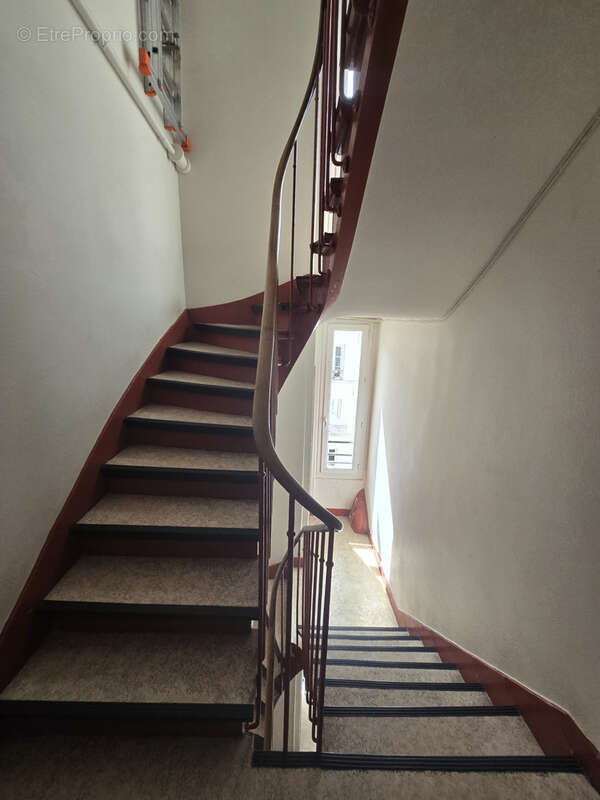 Appartement à PARIS-14E