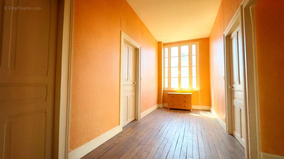 Propriété en centre ville avec un énorme potentiel - photo 8