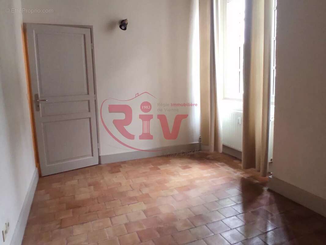 Appartement à CHONAS-L&#039;AMBALLAN