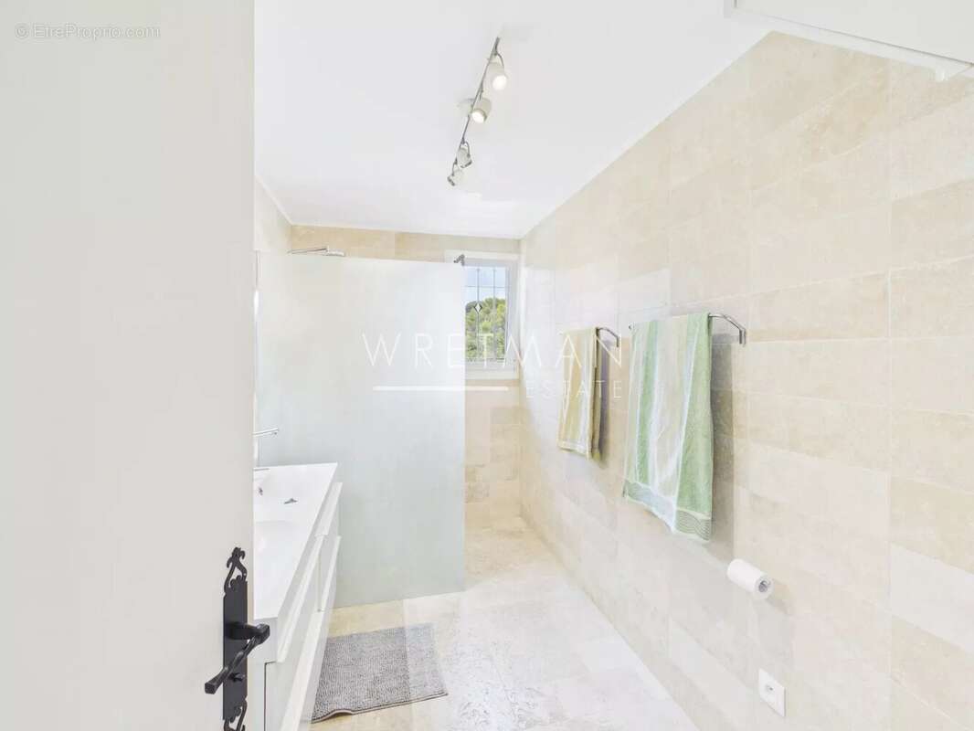 Villa familiale avec piscine dans une domaine sécurisé - Mougins - photo 26