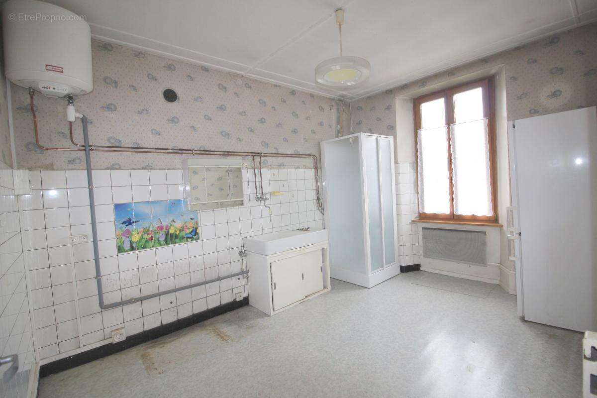 Appartement à PONT-DE-ROIDE