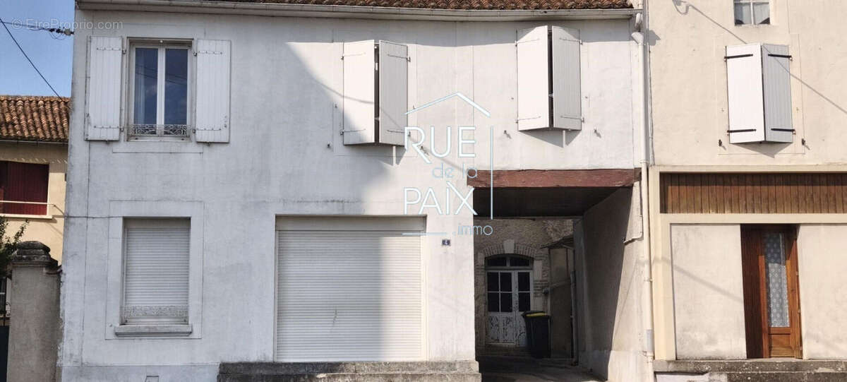 Maision de bourg a rénover avec fort potentiel - photo 2