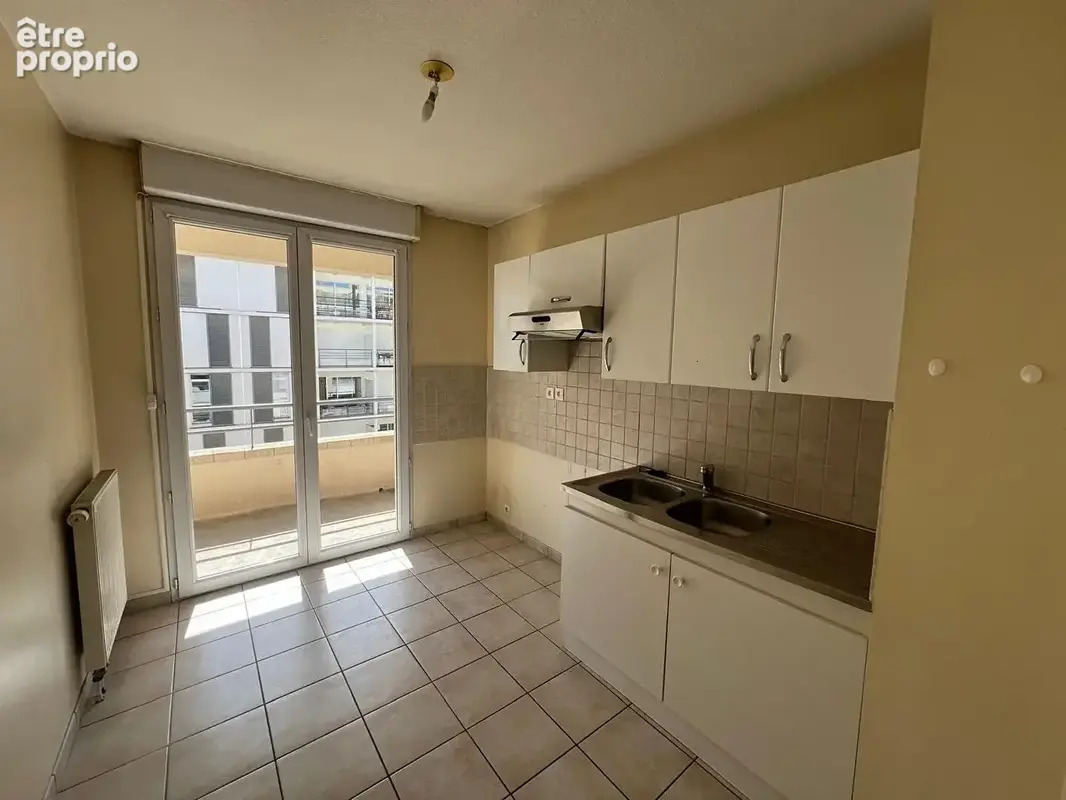 Appartement de Type 3 avec balcon, cave et garage double !! - photo 5