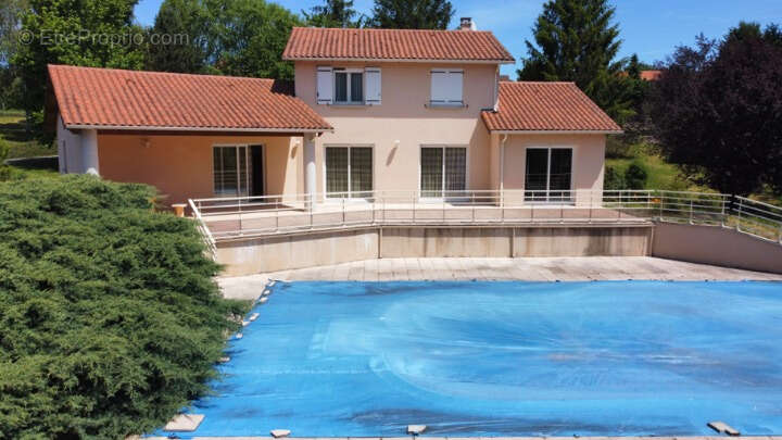 Maison à BELLAC