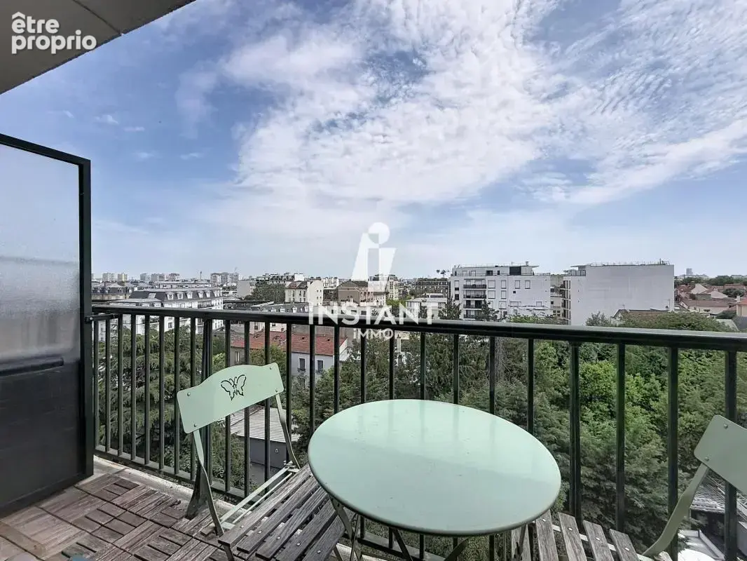 Le calme en hyper-centre : dernier étage, balcon et vue imprena - photo 4