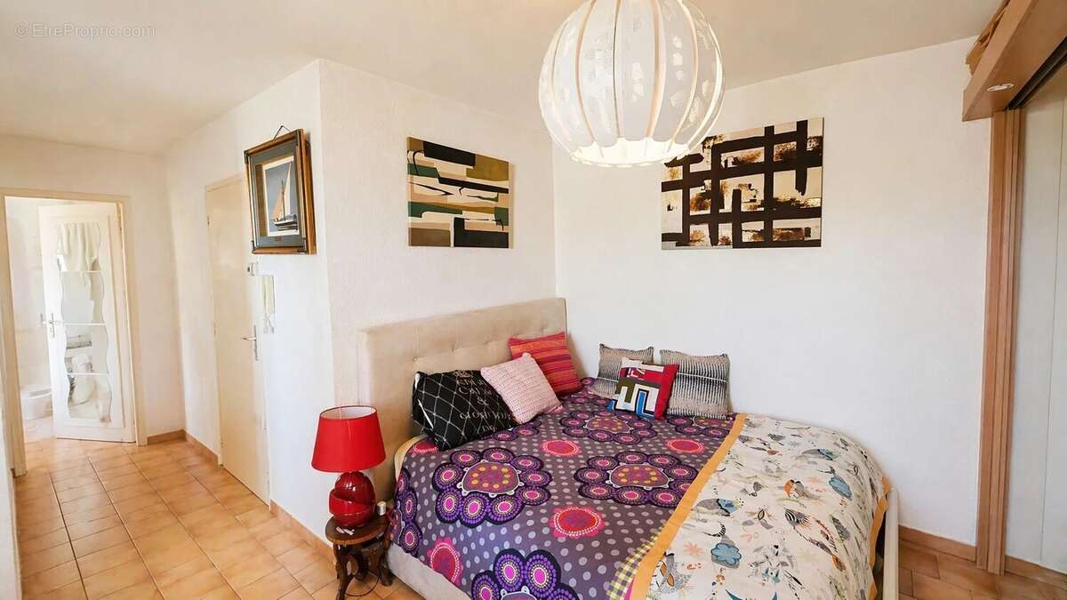 Appartement à SAINT-CYR-SUR-MER