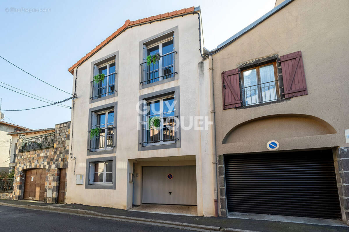 Maison à PONT-DU-CHATEAU